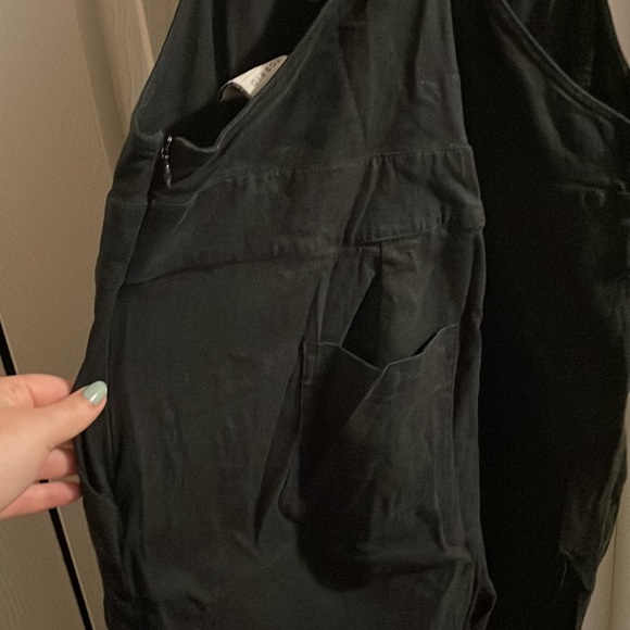 Black Adjustable Jumpsuit with Pockets - Picture 5 of 5